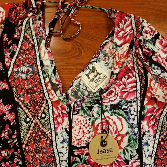 🛍JAASE Vneck Long Bell Sleeves XS - Picture 6 of 7